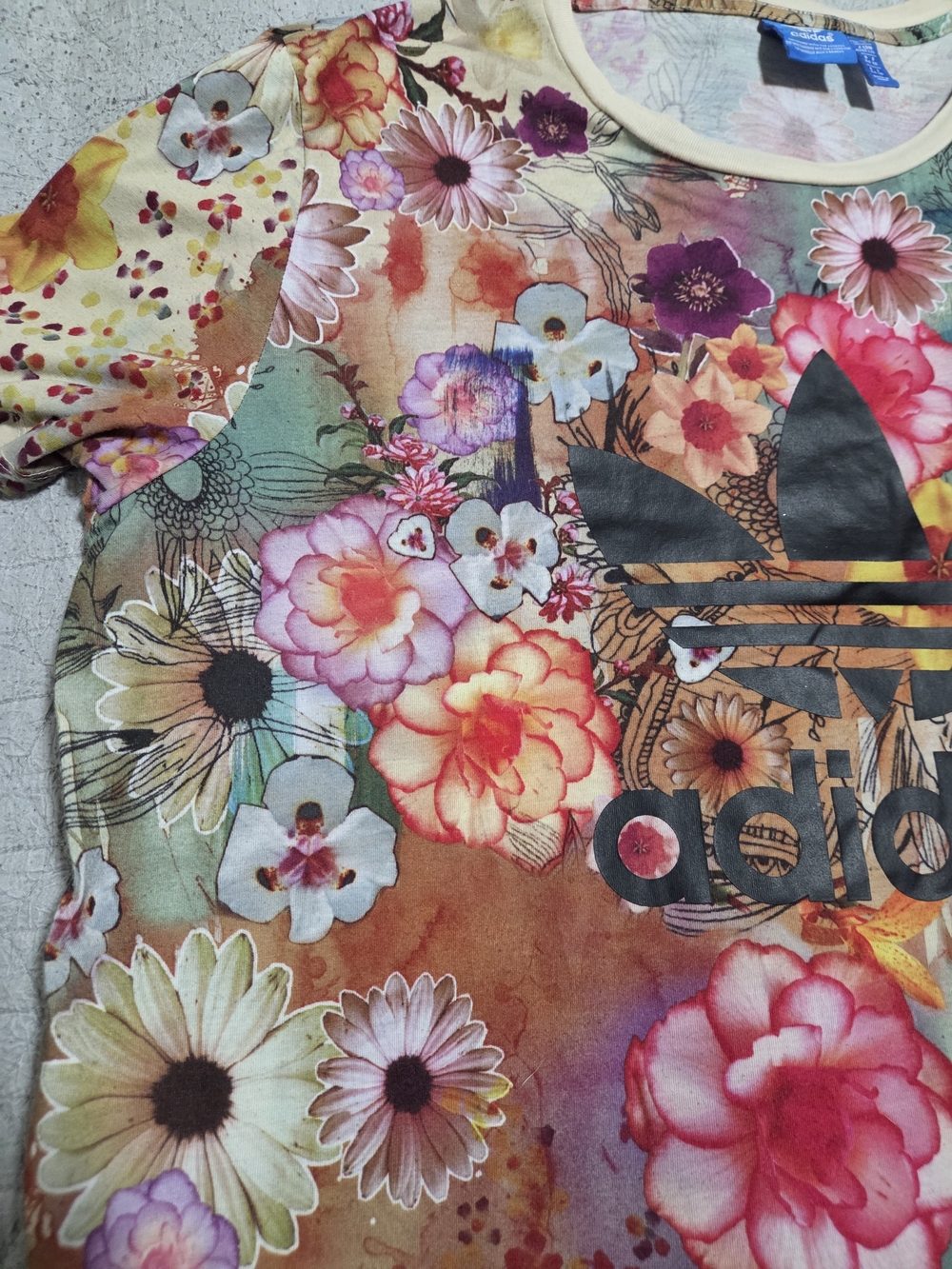 womens large adidas Multicolor Floral Tee with Black Trefoil Logo - Picture 4 of 6